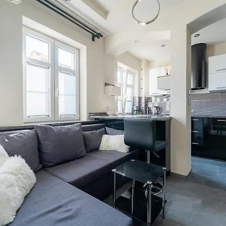 Apartament Ale Antresola! - 4 Osobowy Przy Ratuszu Z Parkingiem - Space Apart Jelenia Gora Exterior photo