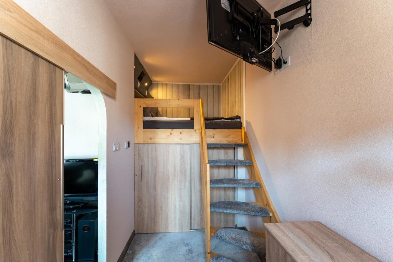 Apartment Ale Antresola! - 4 Osobowy Przy Ratuszu Z Parkingiem - Space Jelenia Góra